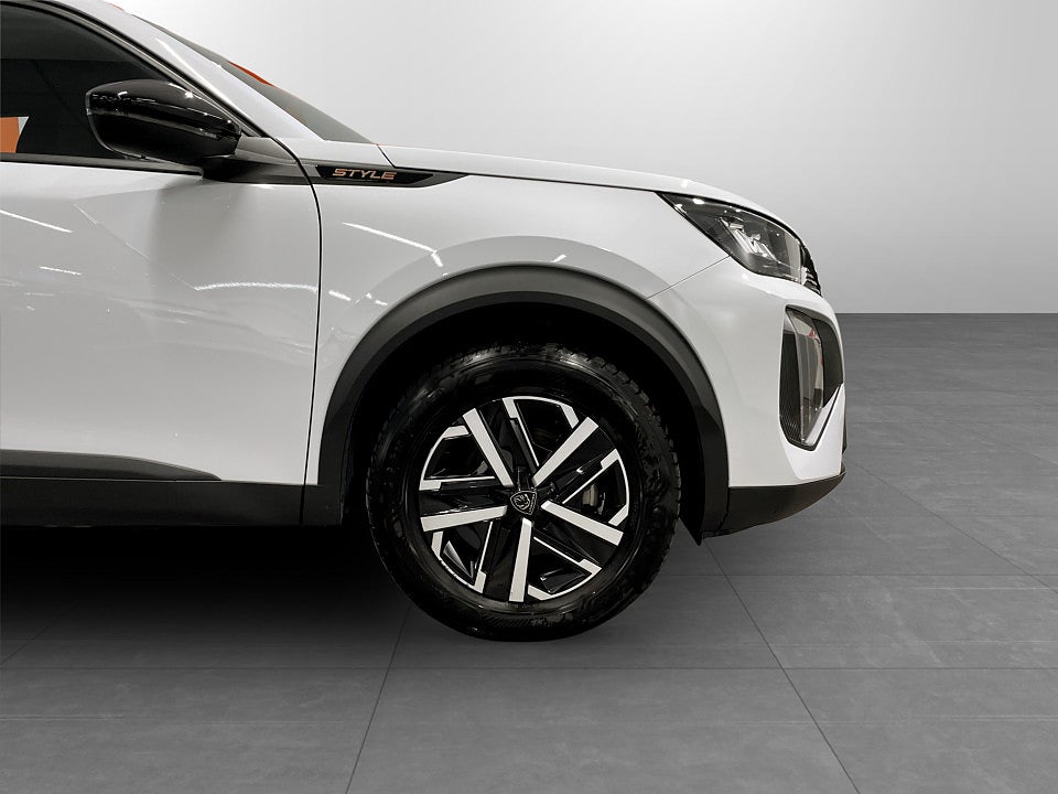 Bild på Peugeot 2008 Style Hybrid 136hk Aut - CARPLAY, BACKSENSORER