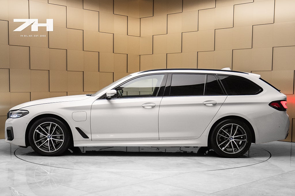 BMW 530e xDrive Touring M Sport Kamera Dragkrok Navi