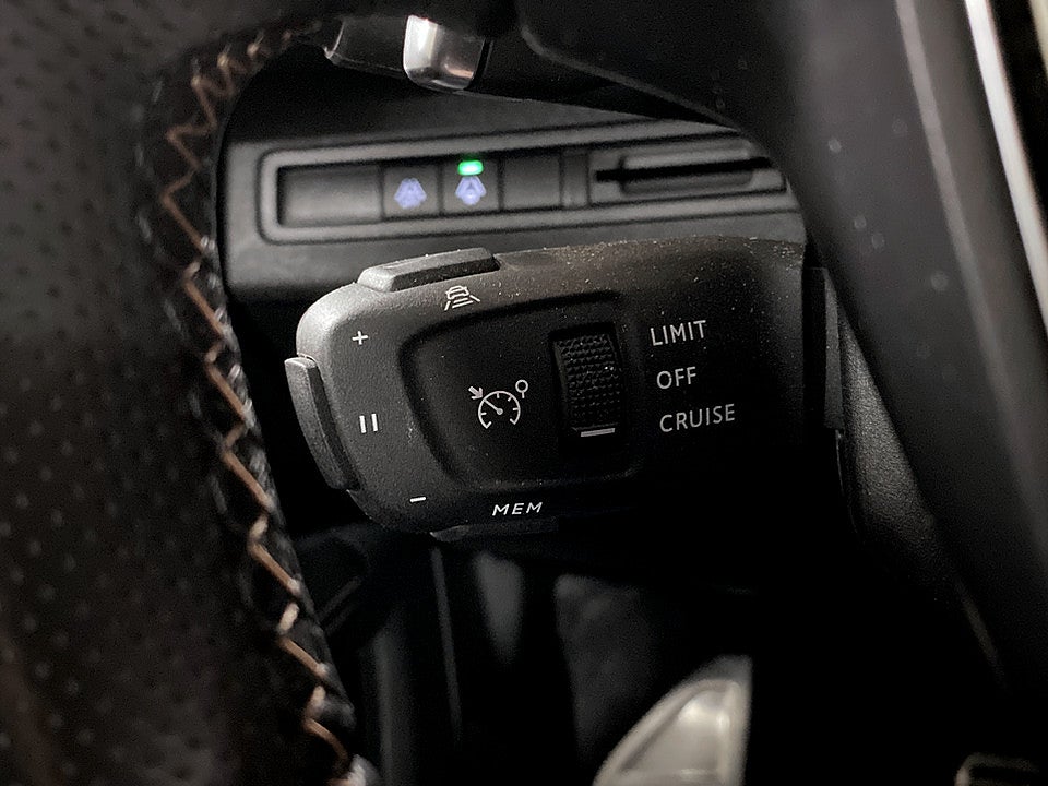 Bild på Peugeot 5008 GT 1.2 PT 130hk Aut 7-SITS B-KAMER CARPLAY