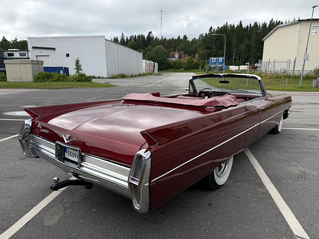 Cadillac Convertible de Ville 7.0 0kr insats 3230kr/mån