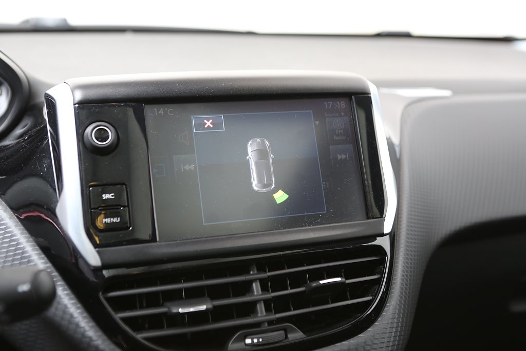 Peugeot 208 1,2 PureTech 82hk Style 5-D Panorama 2016