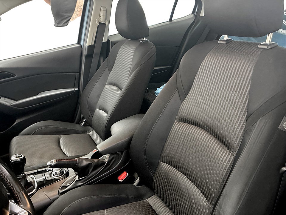 Bild på Mazda 3 Sedan 2.0 SKYACTIV-G 120hk P-SENSORER NAVI