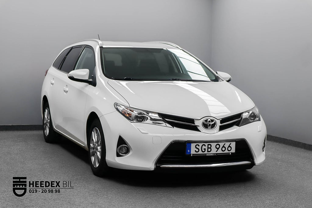 Toyota Auris Touring Sports 1.6 132hk S Edition Feel Paddlar Kamera