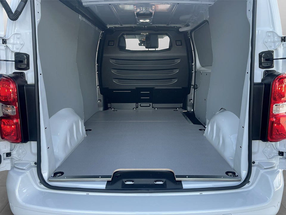 Bild på Citroën e-Jumpy Business 136hk L2 - DEMO