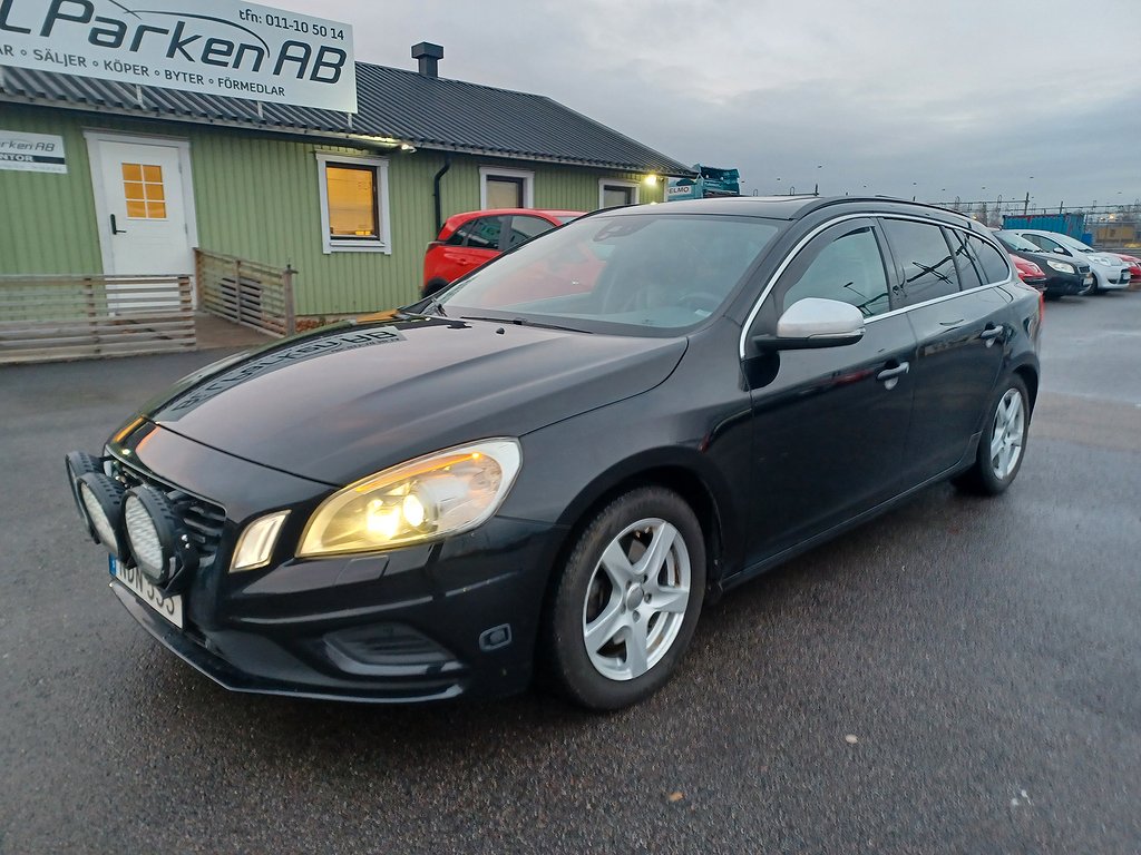 Volvo V60 D4 Momentum, R-Design ,Drag, GPS.Kamera