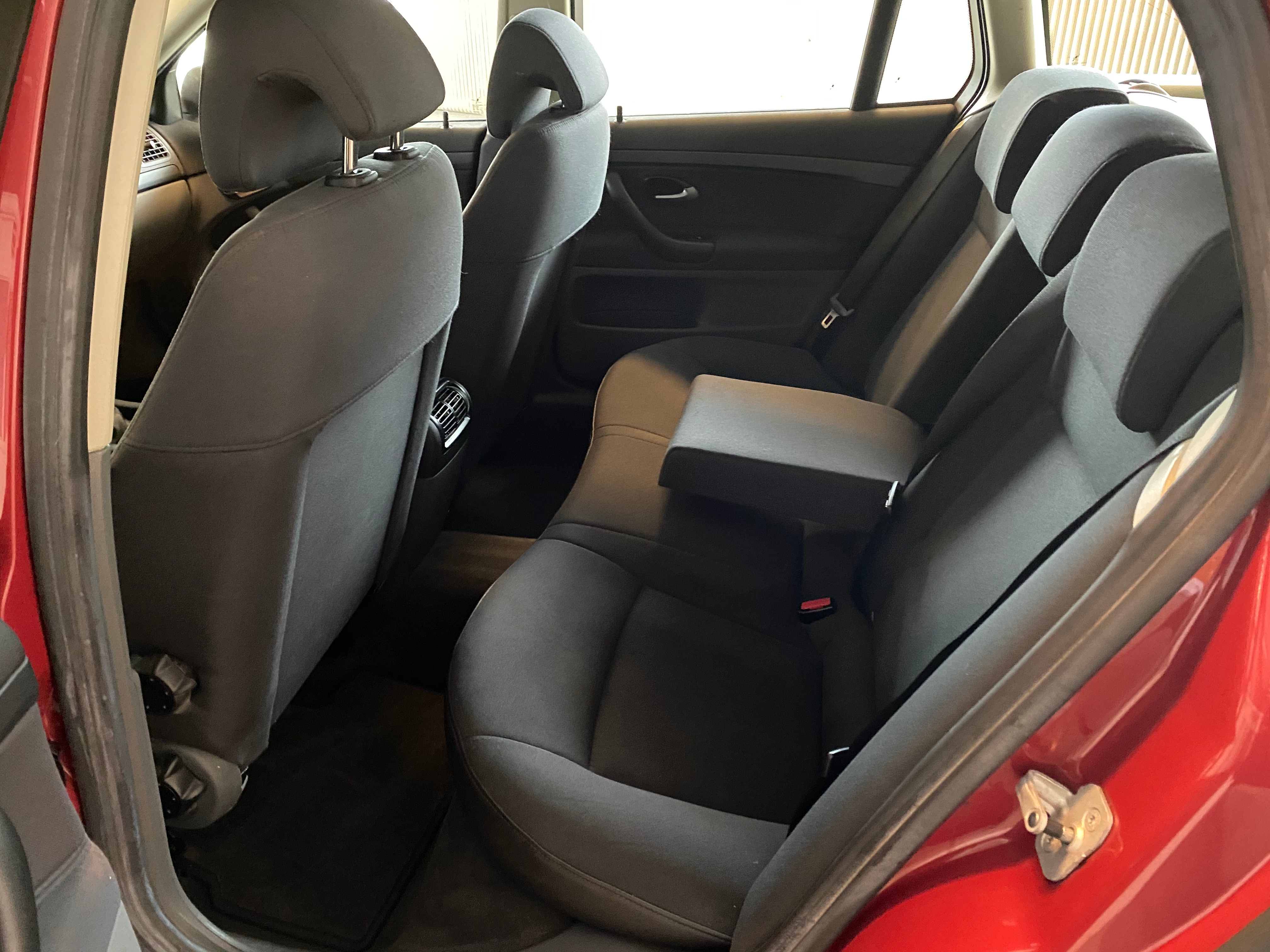 Saab 9-3 SportCombi 1.8 Linear 122hk 2007, kuva 6/37