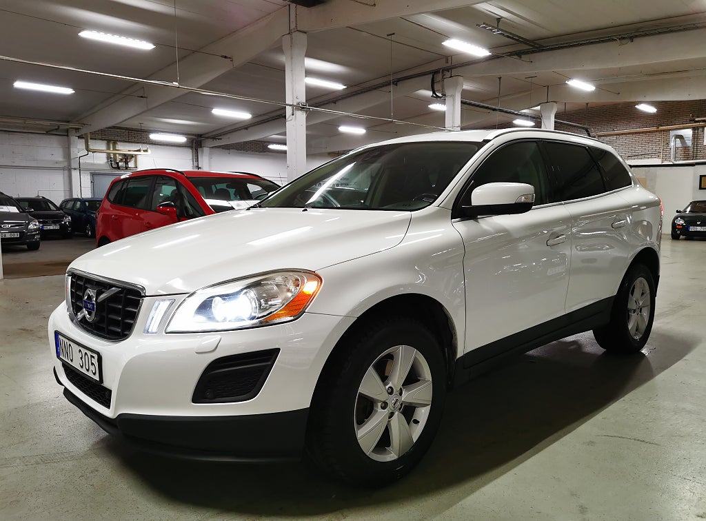 Volvo XC60 D5 AWD Geartronic Summum Euro 5 & Kamrembytt & Dragkrok