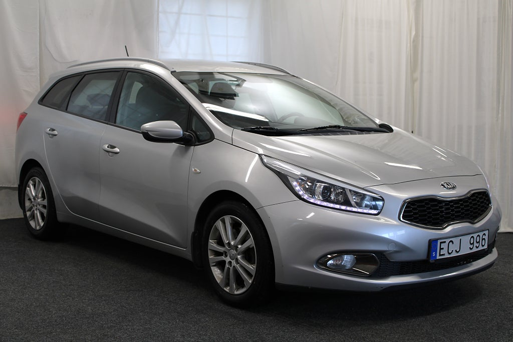 Kia Ceed Kombi 1.4 CRDi EX 1-Ägare|P-sensor|Rattvärme|Bluetooth