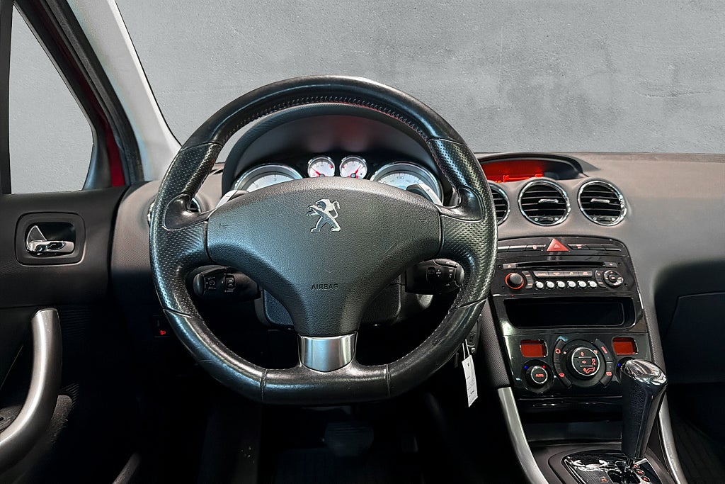Peugeot 308 5-dörrar 1.6 e-HDi FAP EGS Automat Panorama Dragkrok