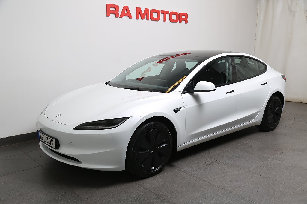 Tesla Model 3 Standard Range Highland Autopilot Panorama Facelift 2024