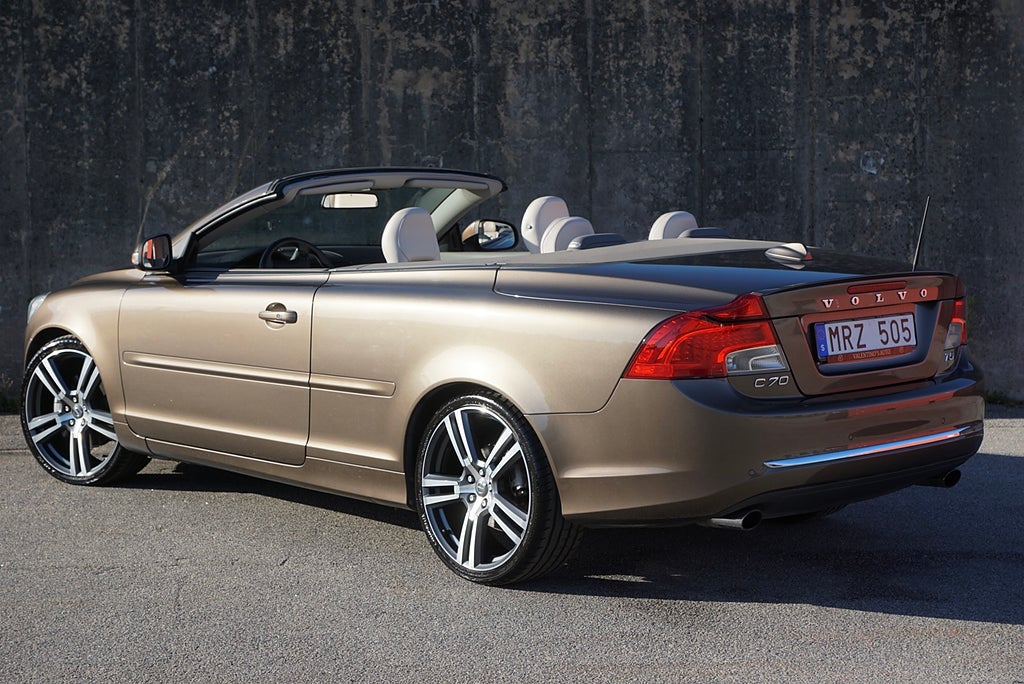 Volvo C70 T5 230hk Summum|Låga Mil|Sv-Såld|Keyless|Premium Sound|