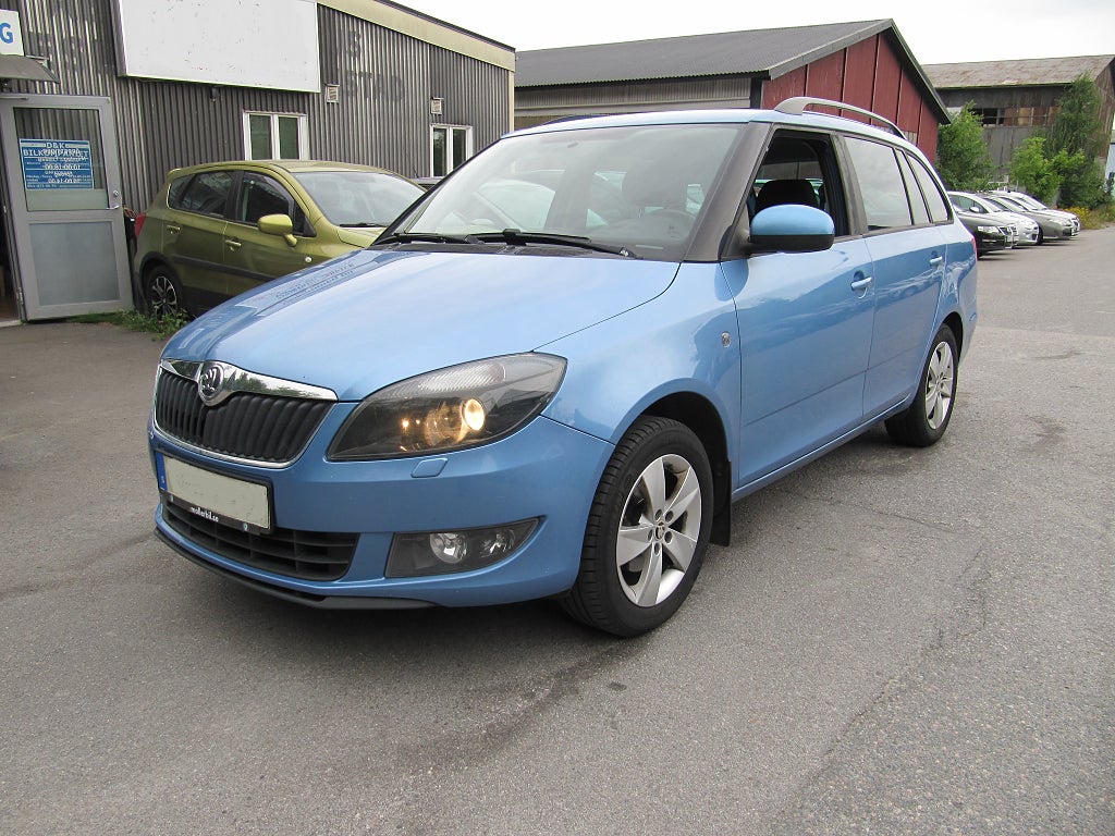 Skoda Fabia Kombi 1.2 TSI Elegance Dragkrok/ACC/PDC/VHjul/1 Brukare
