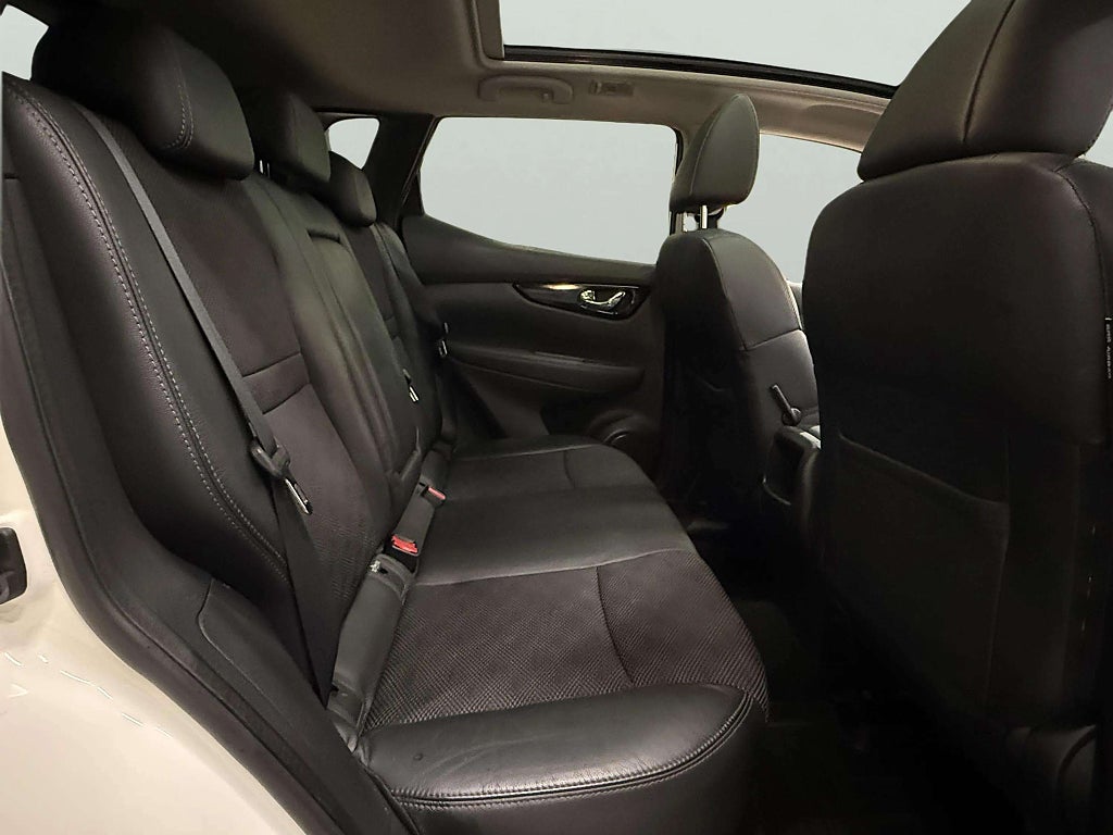 Nissan Qashqai 1.6 DIG-T Tekna Panorama 360* kamera drag 1 Ägare - miniatyr 16