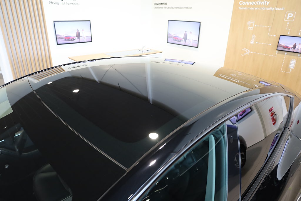 Tesla Model Y Standard Range RWD Navi Kamera Leasbar Drag Pano 2023