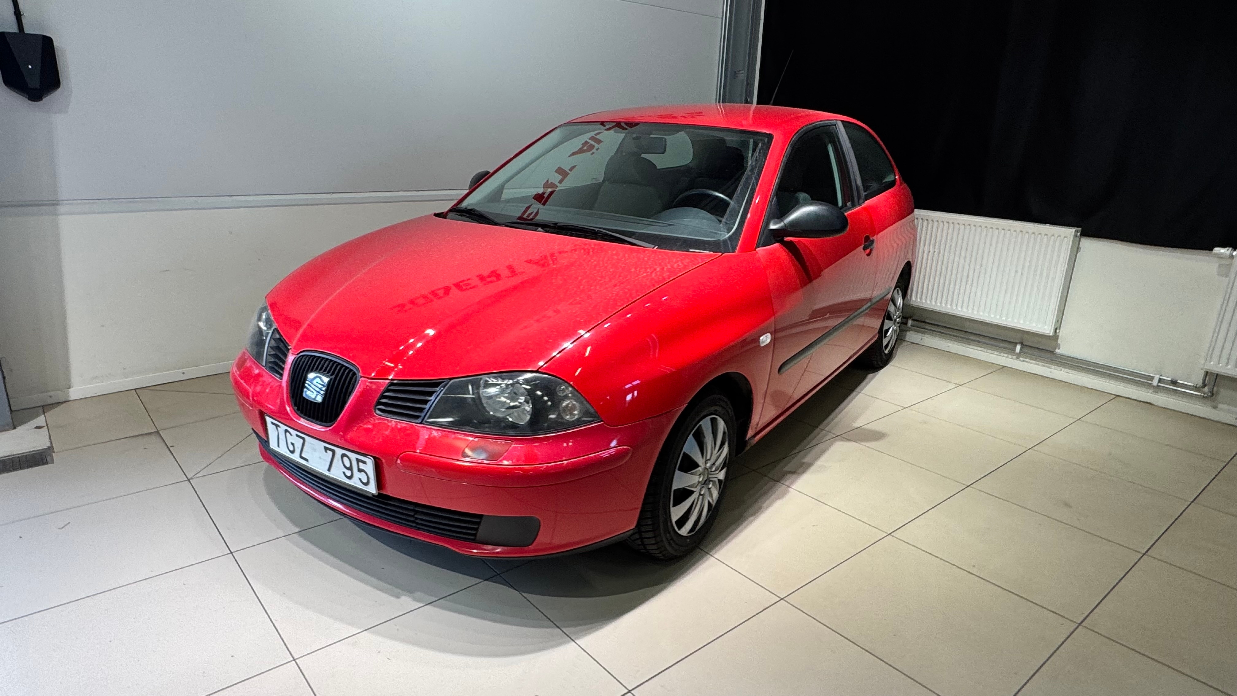 Seat Ibiza 3-dörrar 1.2 MPI 12v Euro 4 2002, bild 2/49