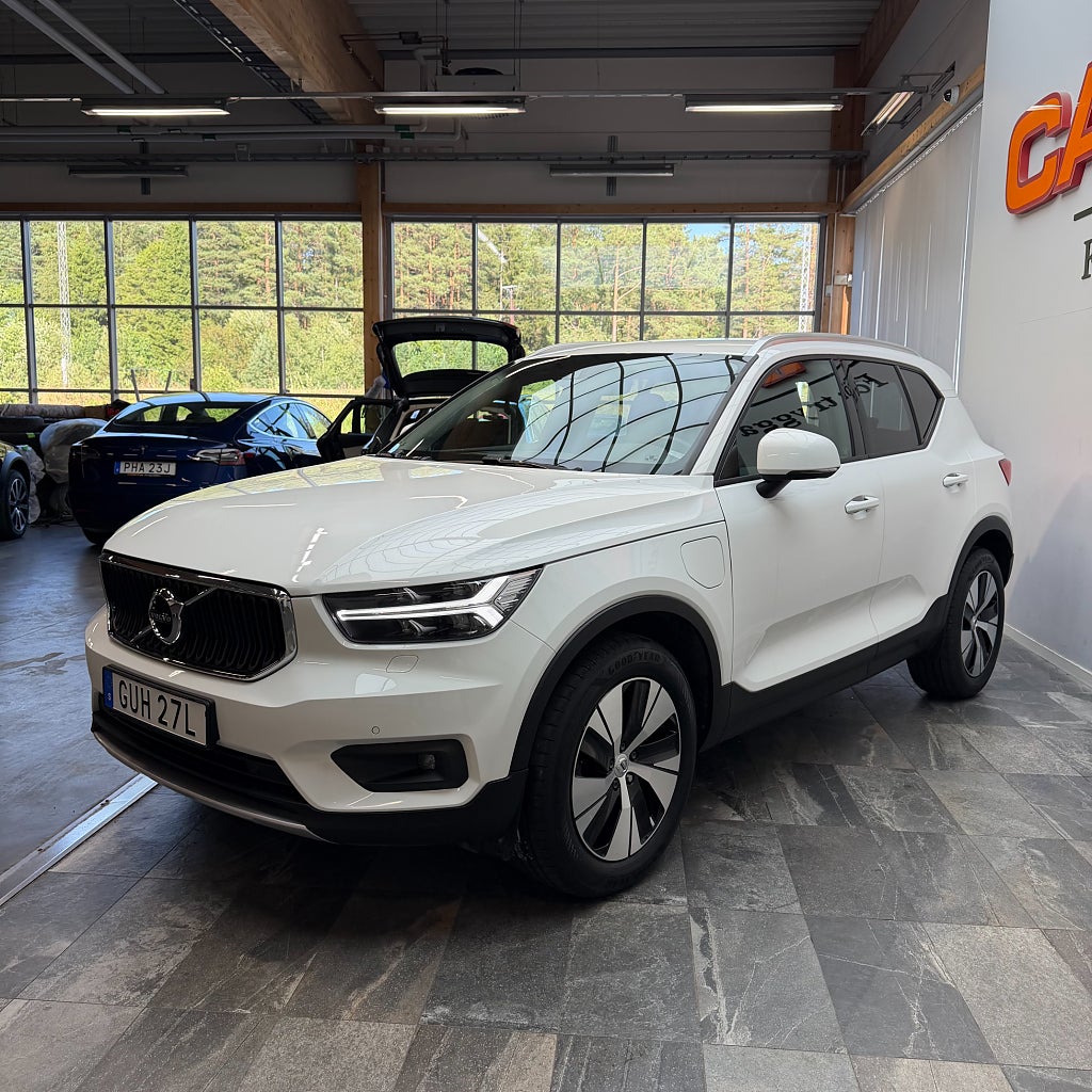 Volvo XC40 T5 Twin Engine DCT Momentum Advanced Rattvärme Apple