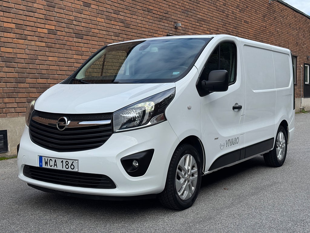 Opel Vivaro Skåp 2.9t 1.6 CDTI BIturbo Lågmil S+V-hjul 3sits Drag