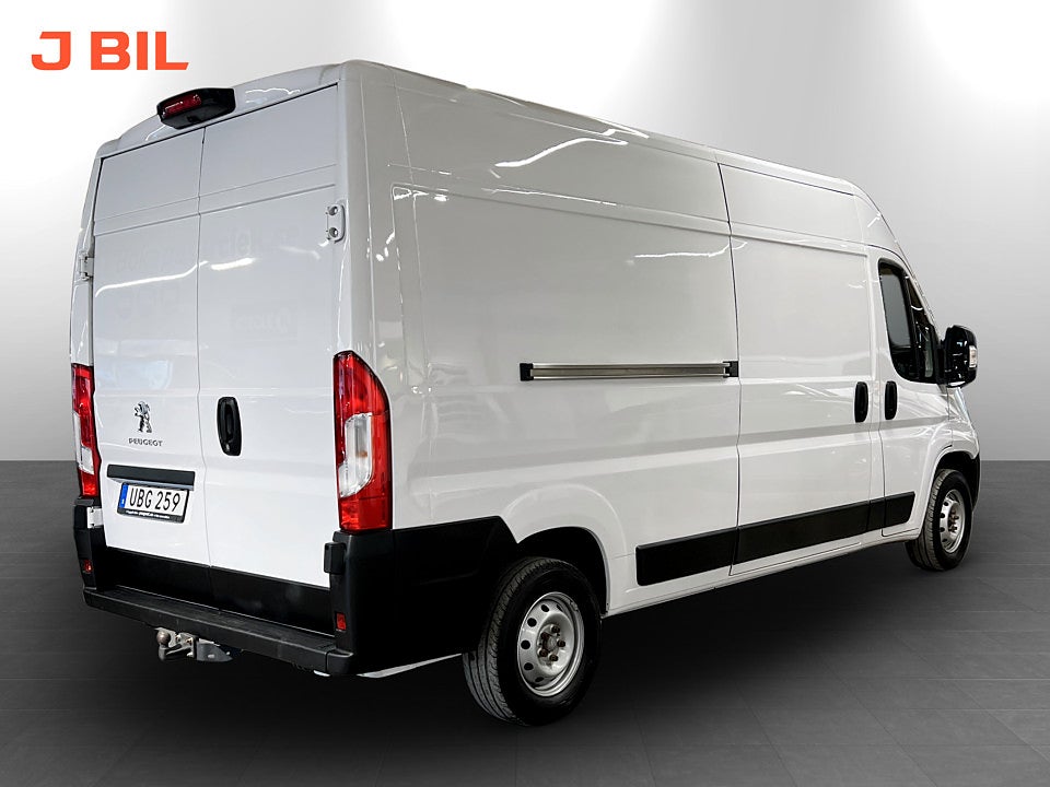 Bild på Peugeot Boxer PRO+ 335 2.2 BHDi 140hk L3H2 B-KAMERA DRAG