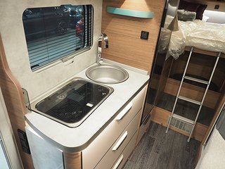 Husbil-halvintegrerad Knaus VanWave 640 MEG Vansation 9 av 14