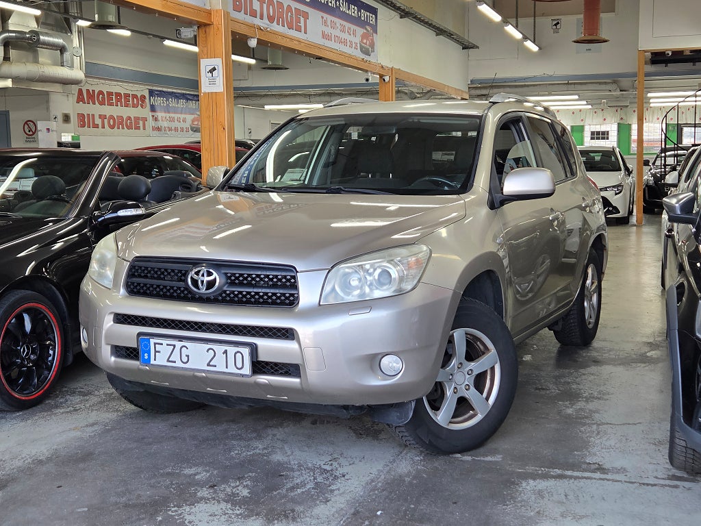 Toyota RAV4 2.0 VVT-i 4x4 NY BES 0% Ränta