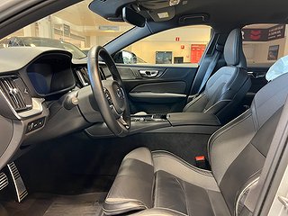 Volvo V60 PLUG-IN T6 AWD R-Design Drag/B-kamera/Mvärmare/S&V