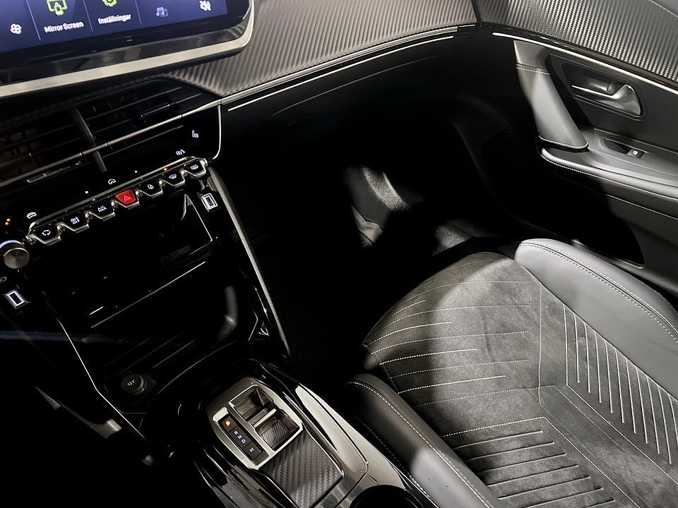 Bild på Peugeot 2008 GT 1.2 PT 130hk Aut - B-KAMERA, ELSTOL