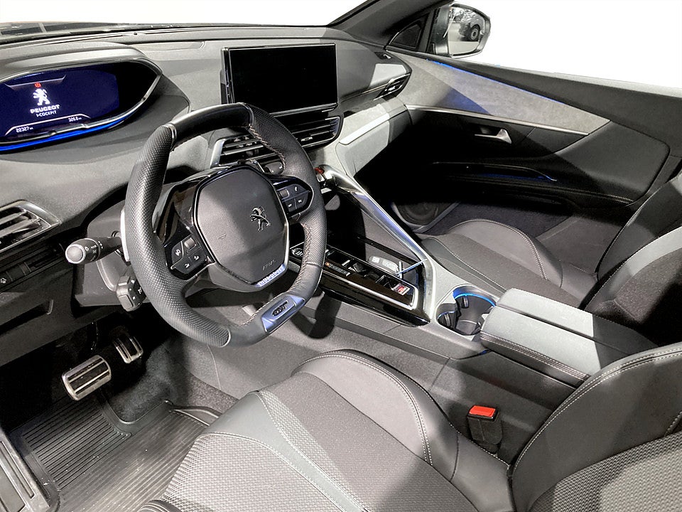 Bild på Peugeot 5008 GT 1.2 PT Aut 7-SITS B-KAMERA CARPLAY 130hk