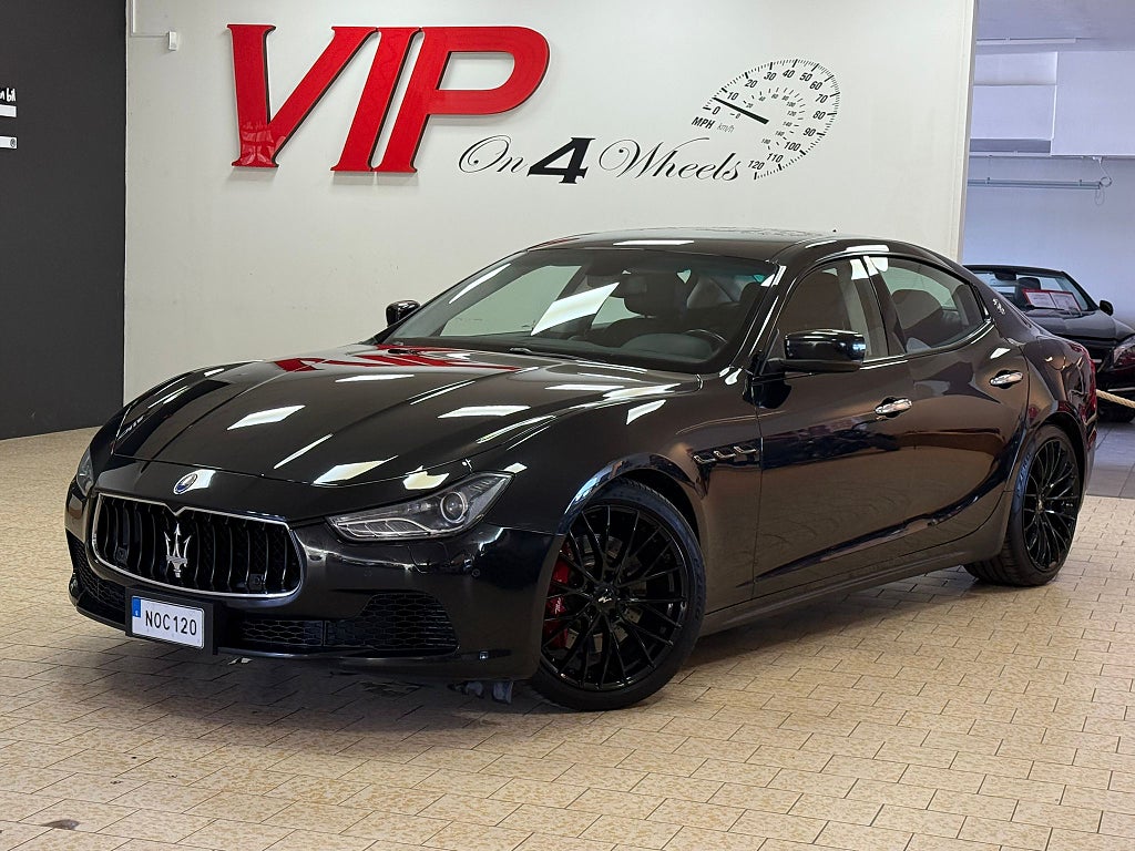 Maserati Ghibli S Q4 (410 hk) Sportavgassystem Kolfiber-Paket Sv-Såld