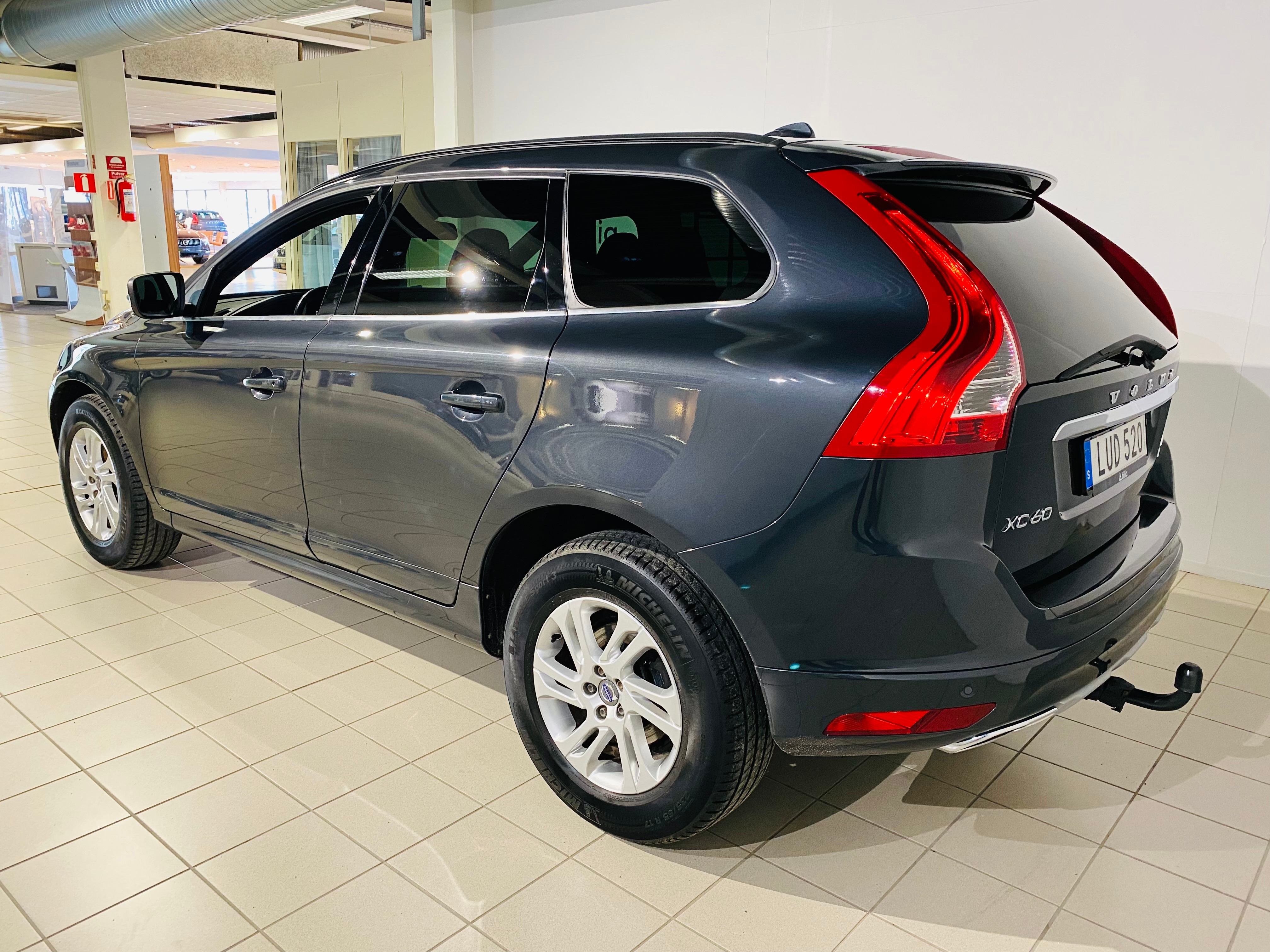 Volvo XC60 D4 AWD Momentum Business E, bild 3/22