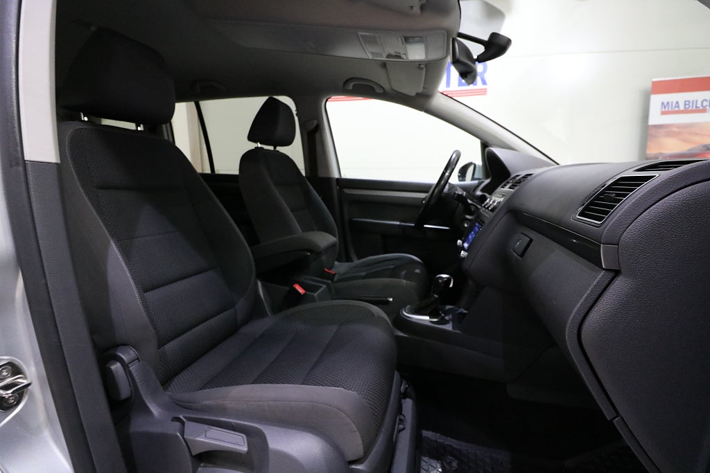 Volkswagen Touran 2011 - miniatyr 9