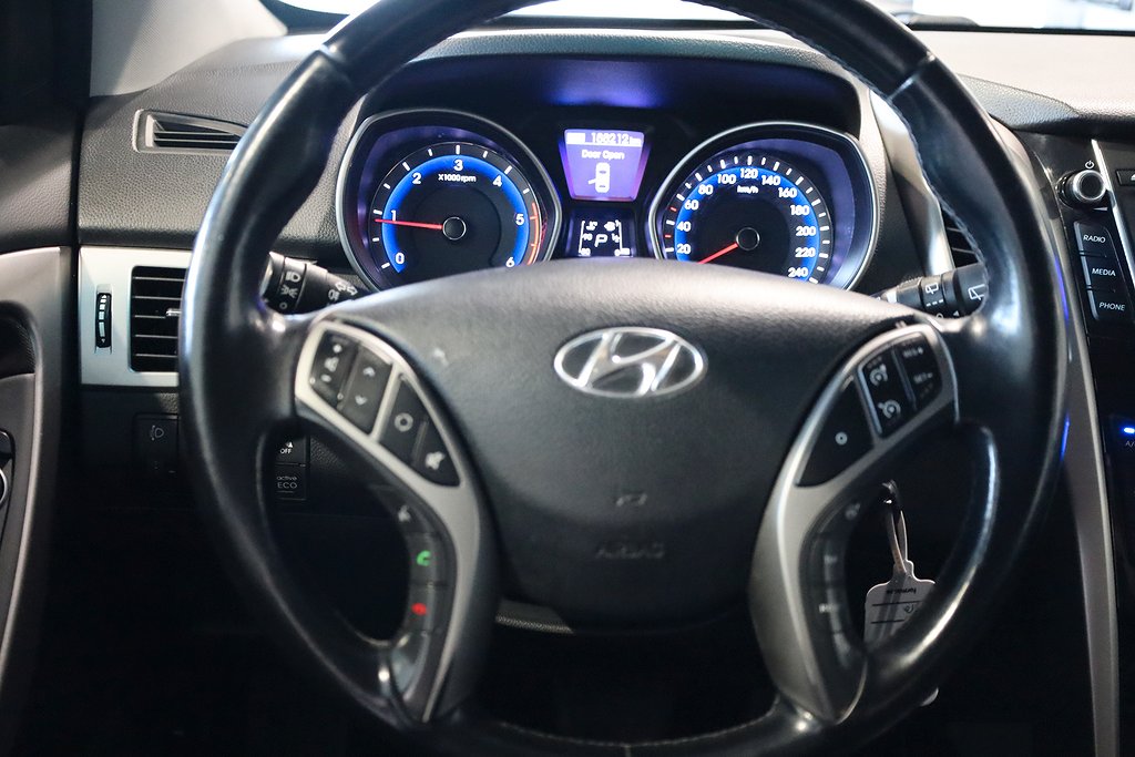 Hyundai i30 1,6 CRDi 110hk Business Automat 5D Bluetooth PDC 2014