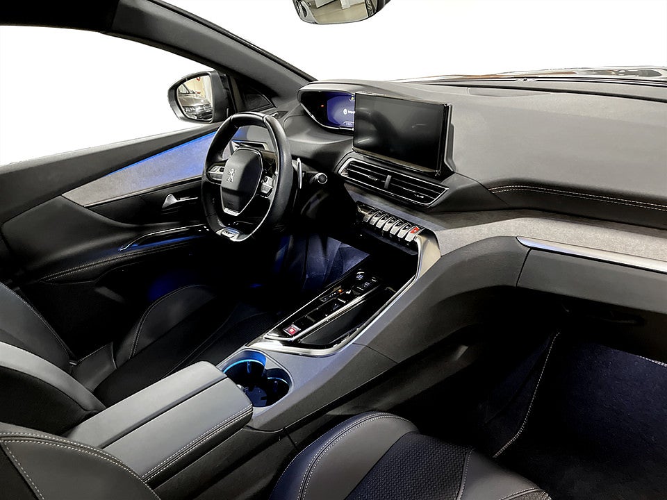 Bild på Peugeot 5008 GT 1.2 PT Aut 7-SITS B-KAMERA CARPLAY 130hk