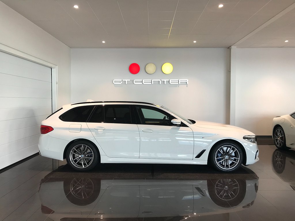 BMW 540 d xDrive Touring Innovation Värmare Panorama M Sport