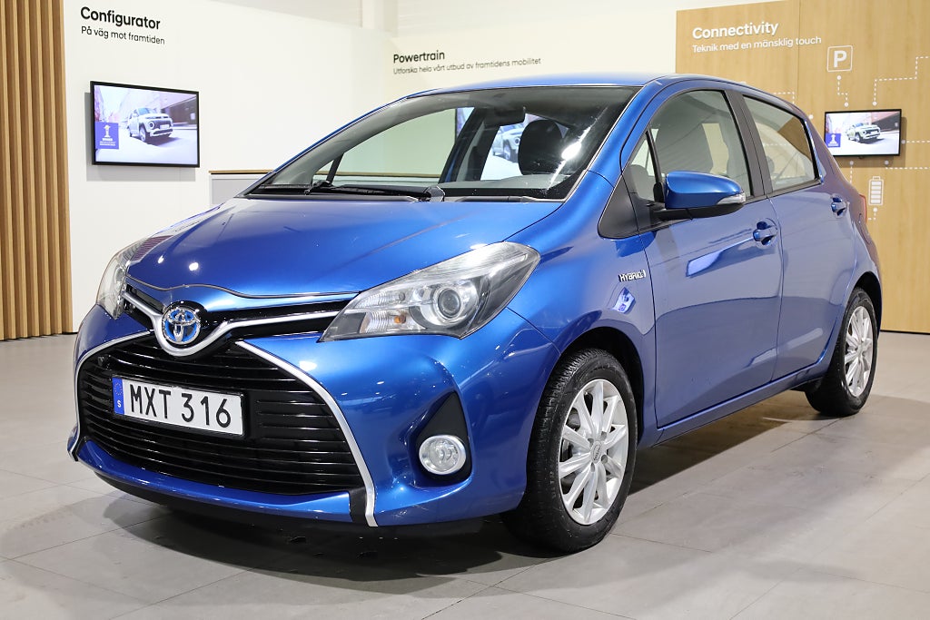 Toyota Yaris Hybrid e-CVT Active Navi Kamera Blåtand M-Värme 2015