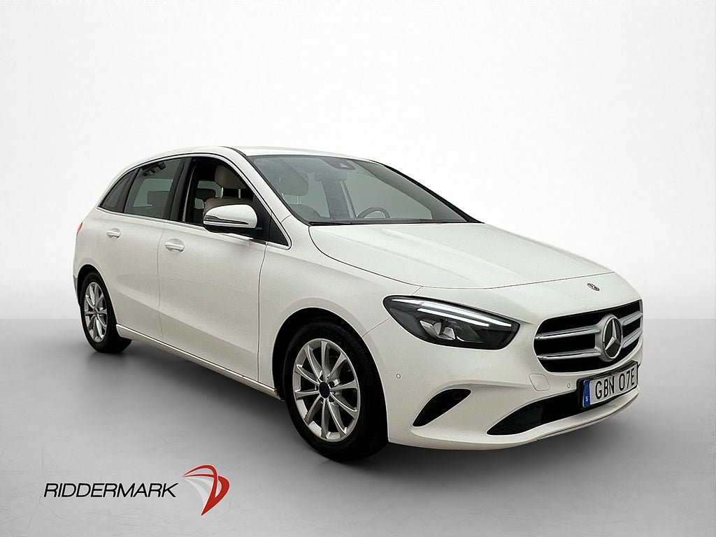Mercedes-Benz B 180 7G-DCT 136hk Skinn Kamera Dragkrok Navi