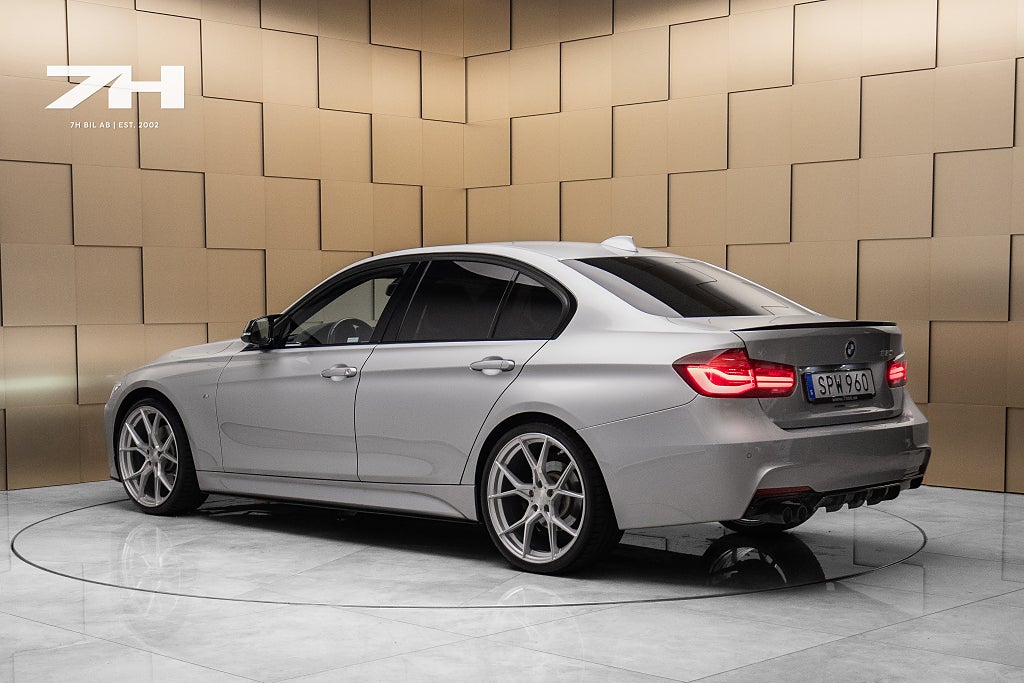 BMW 330i Sedan M-Sport / H/K / Pano / Cockpit