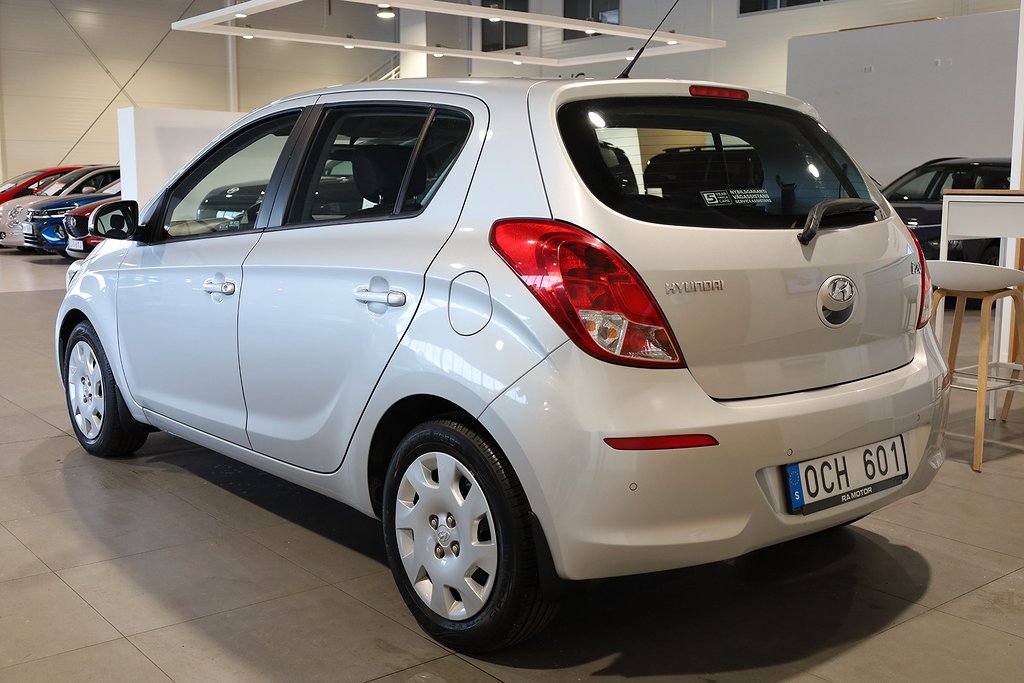 Hyundai i20 5-dörrar 1.4 Aut Premium PDC Blåtand 2014