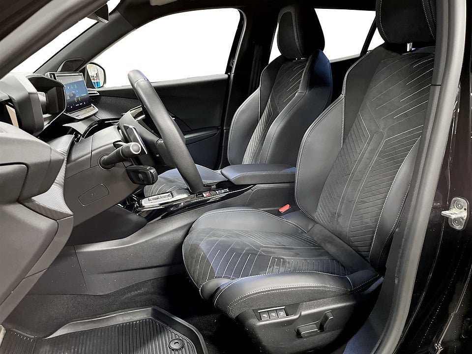 Bild på Peugeot 2008 GT 1.2 PT 130hk Aut B-KAMERA CARPLAY