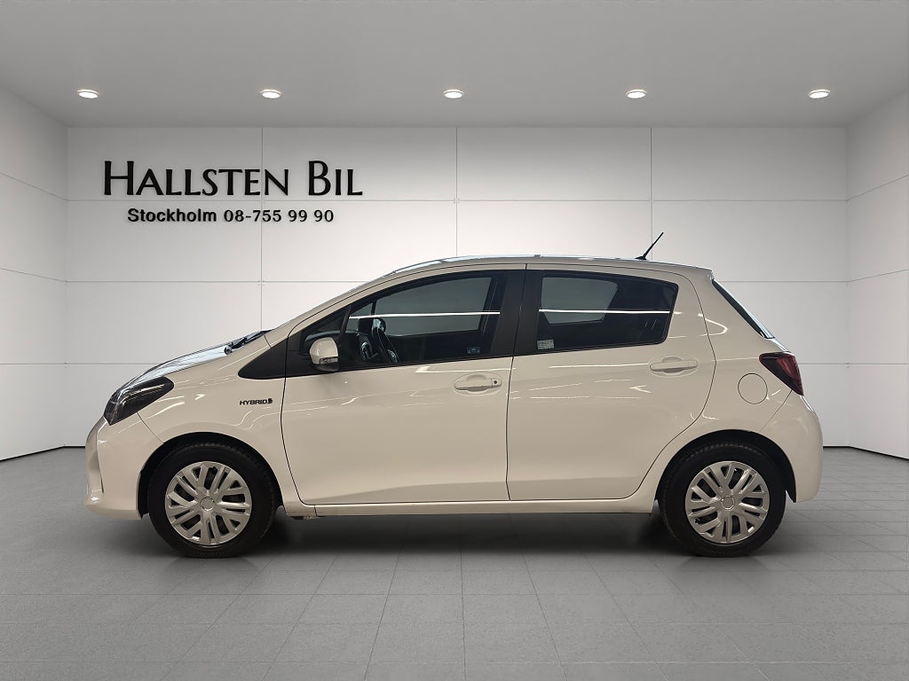 Toyota Yaris Hybrid e-CVT Active Aut Backkamera Bluetooth Svsåld