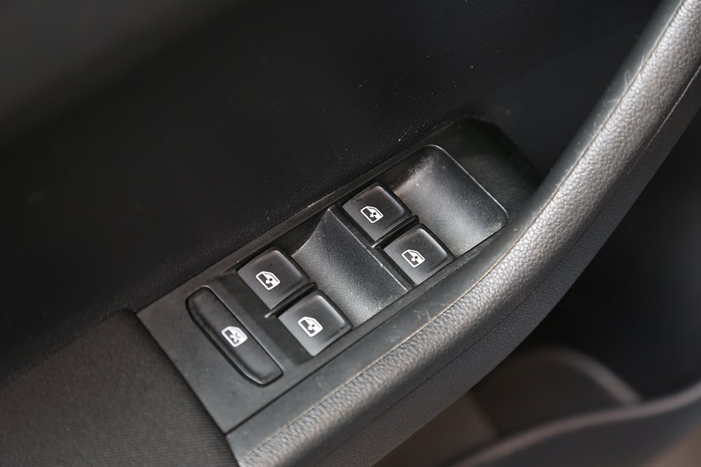 Skoda Fabia 1,2 TSI 90hk Style Kombi Motorvärmare 2016