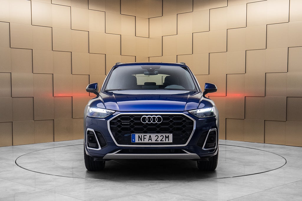 Audi Q5 55 TFSI e quattro S Line / Pano / Drag / Kamera