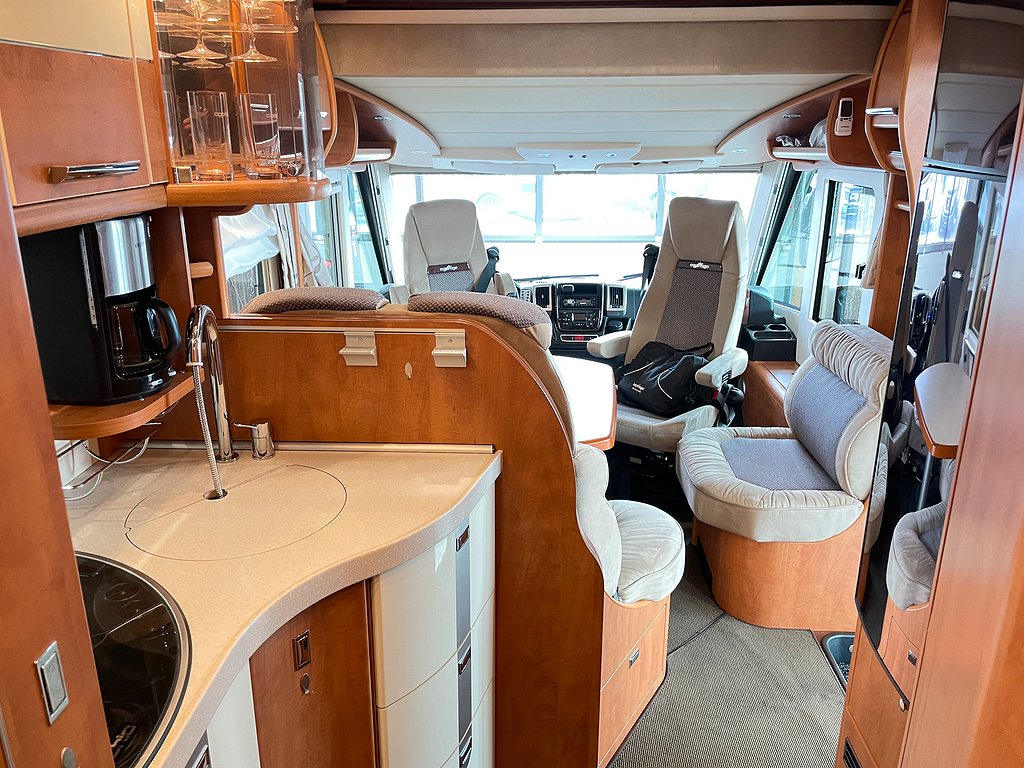 Carthago Chic C-line 2 4.8 / AC bodel / Solcell / Auto 150hk - Carthago