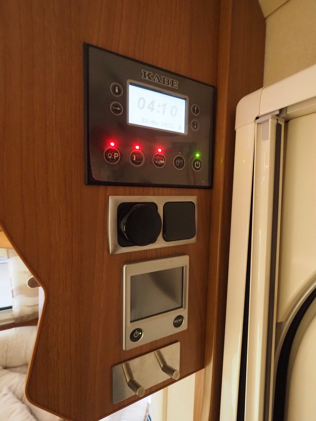 Kabe Classic 520 KS Dubbelbädd | Alde | 1370 kg | Vintervagn 2014