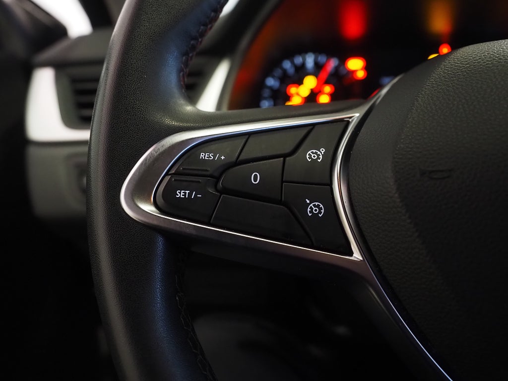 Renault Captur 1.0 TCe Zen 90hk Farthållare P-Sensorer 2021