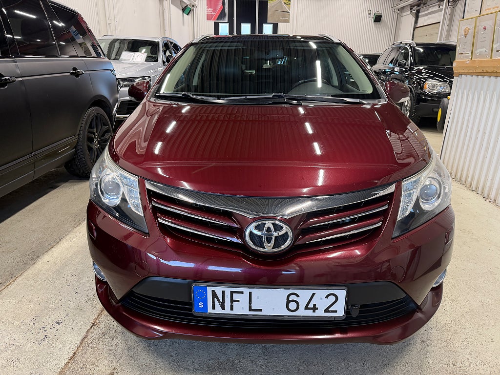 Toyota Avensis Kombi 1.8 Valvematic Executive En Ägare Drag 