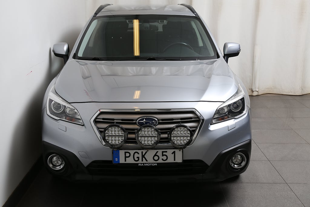 Subaru Outback 2,5i 175hk Base AWD Aut Motorv Drag Extraljus 2017