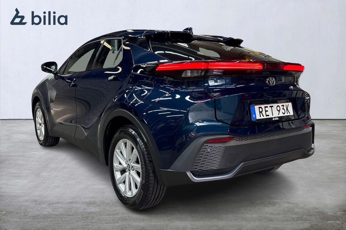Toyota C-HR 2,0 Laddhybrid Active 2025, bild 2/45
