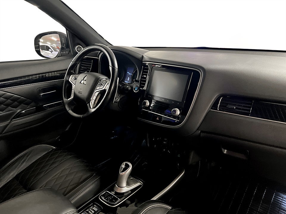 Bild på Mitsubishi Outlander Business X PHEV 224hk Aut 4WD B-KAMERA DRAG ELSTOL