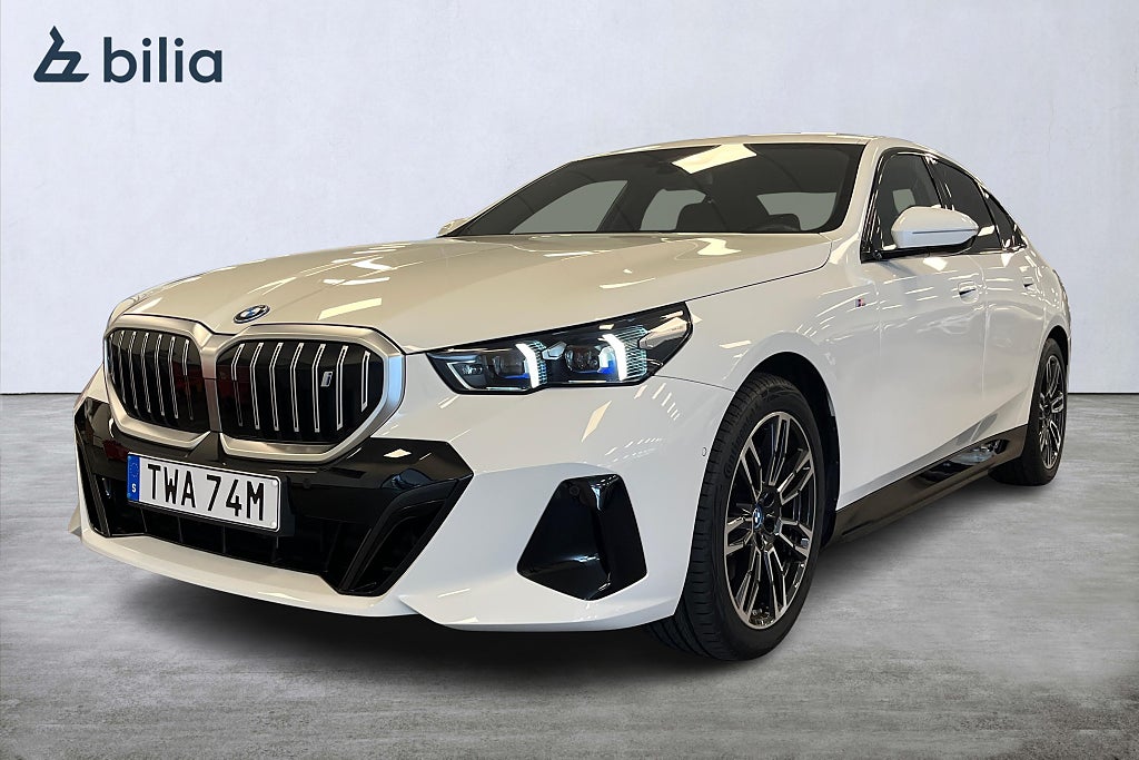 BMW i5 M Sport / H/K / Drag / Backkamera / Adaptiva LED 