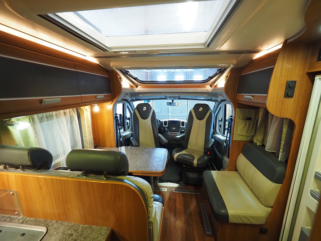 Dethleffs Black Magic Edition Låga Långbäddar I ALDE I Solcell I BM T 001